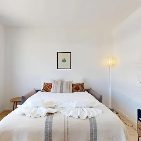 A Cosy And Bright In Apartman