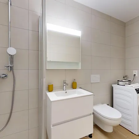 A Cosy And Bright In Apartman Sion